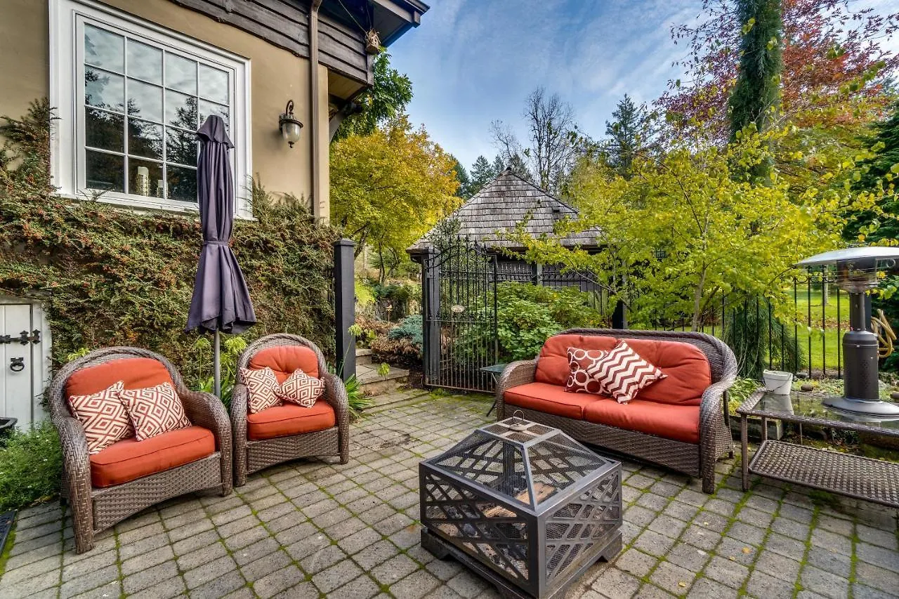 ***  Amante Luxury Bed & Breakfast Langford Canada