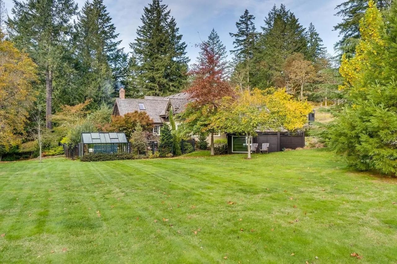 Amante Luxury Bed & Breakfast Langford Canada