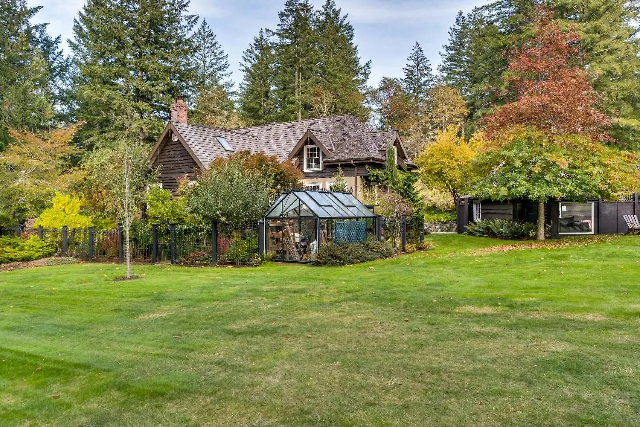 Amante Luxury Bed & Breakfast Langford Canada