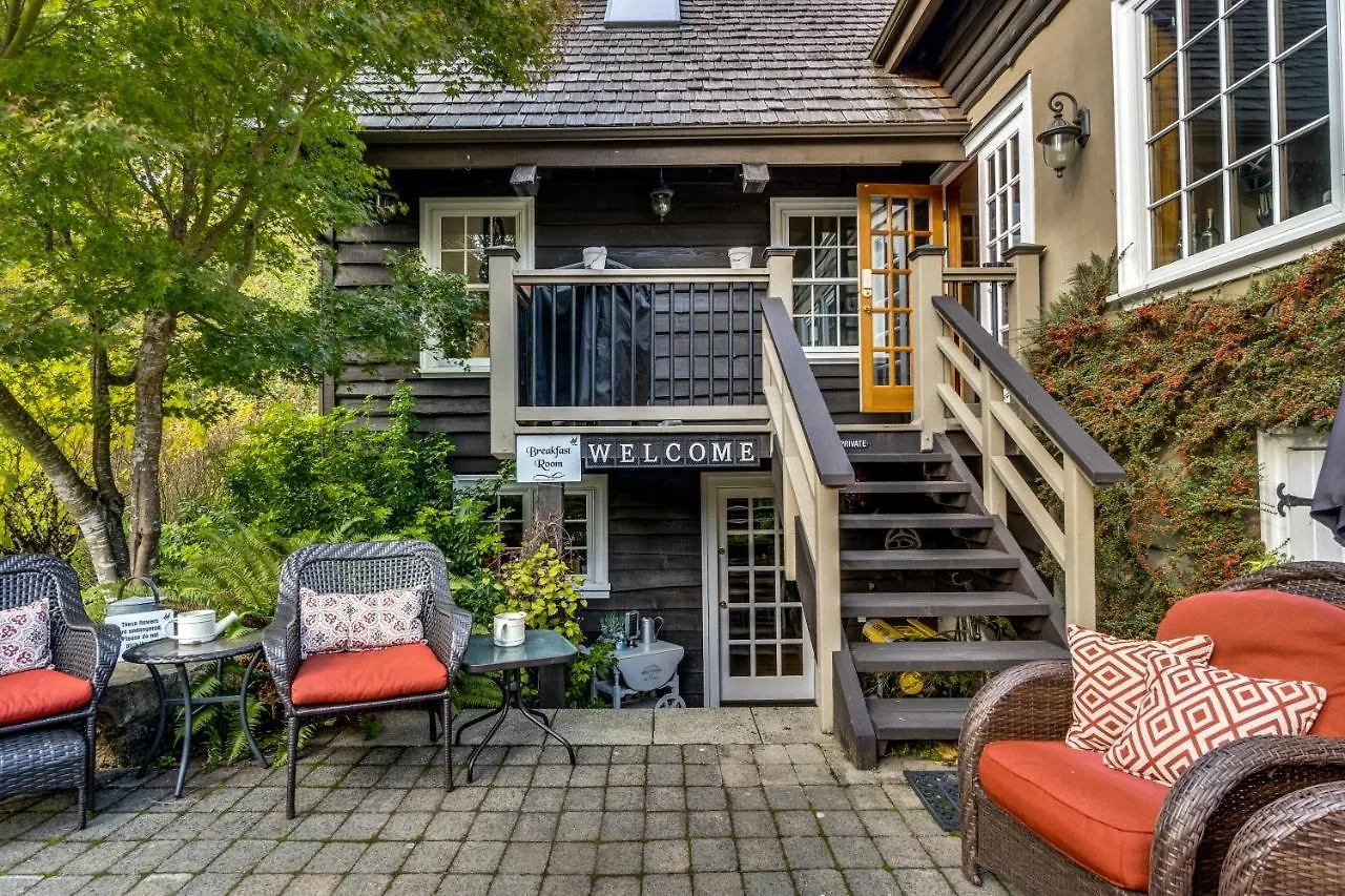 Amante Luxury Bed & Breakfast Langford 3*,  Canada